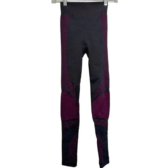 Lululemon NWOT’s About That base tight leggings. Size 2 - Picture 1 of 9